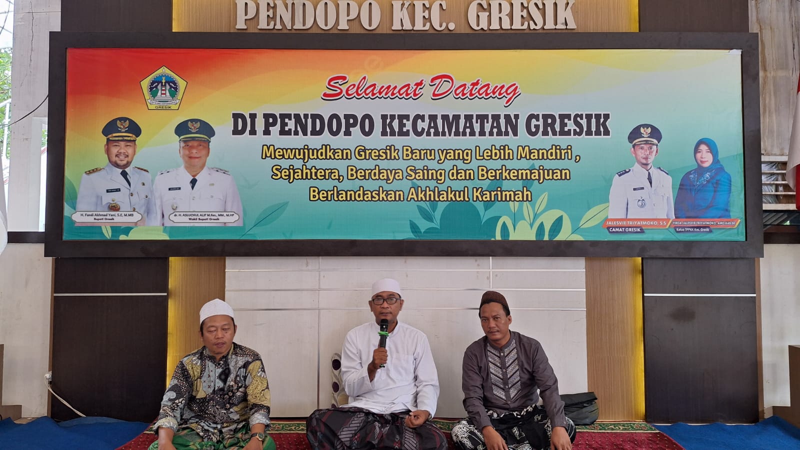 acara-khotmil-qur-an-di-pendopo-kecamatan-gresik
